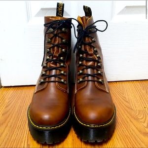 Dr. Martens Leonas In butterscotch